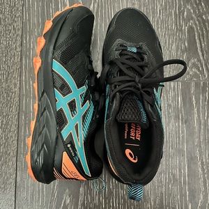Asics Goretex Gel Sonoma 5.  Size 7. Worn 3/4 times. $40